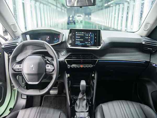 Đánh giá nội thất Peugeot 2008