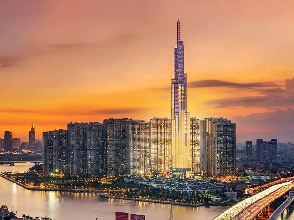 Nước ta có mấy vùng kinh tế trọng điểm và đặc trưng của từng vùng?