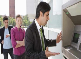 Thẻ bị kẹt trong cây atm phải làm sao? Cách xử lý?