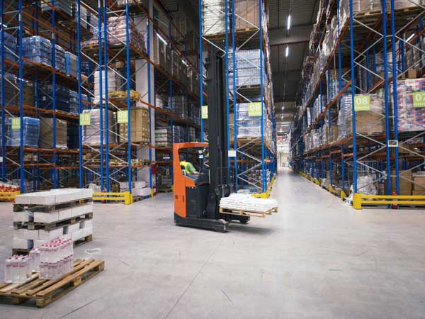 Dựa trên dữ liệu bán hàng thực tế để tránh nhập dư thừa hàng hóa
