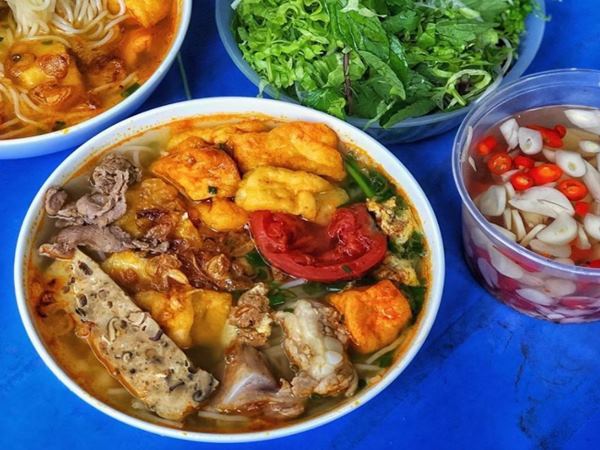 10 quán bún riêu ngon ở Hà Nội