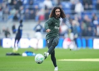 Cucurella úp mở khả năng trở lại Barcelona